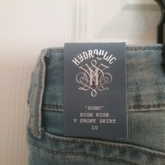 NWT Embroidered Raw Hem Denim Skirt 10 Final Price - Picture 4 of 5